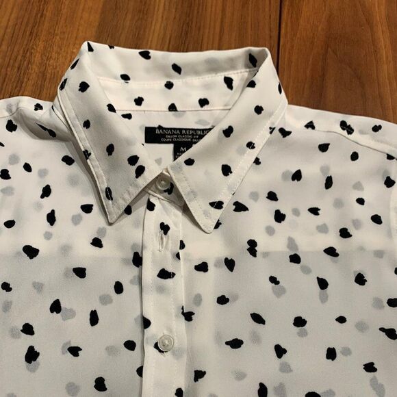 Banana Republic button down blouse, EUC, Sz M, white, blk print, EUC - Picture 10 of 15